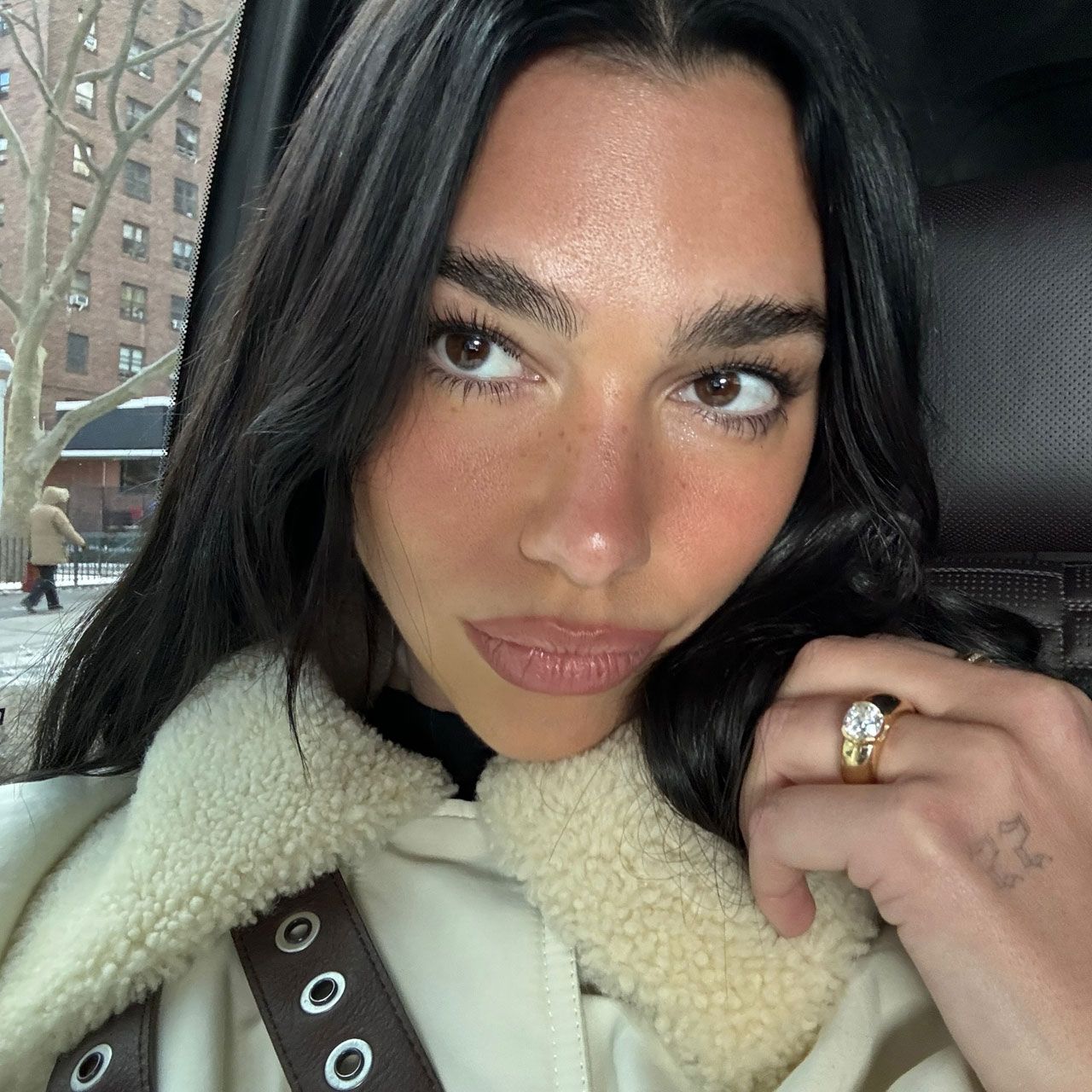 Chunky Engagement Rings Are Trending In 2025 – Just Ask Dua Lipa