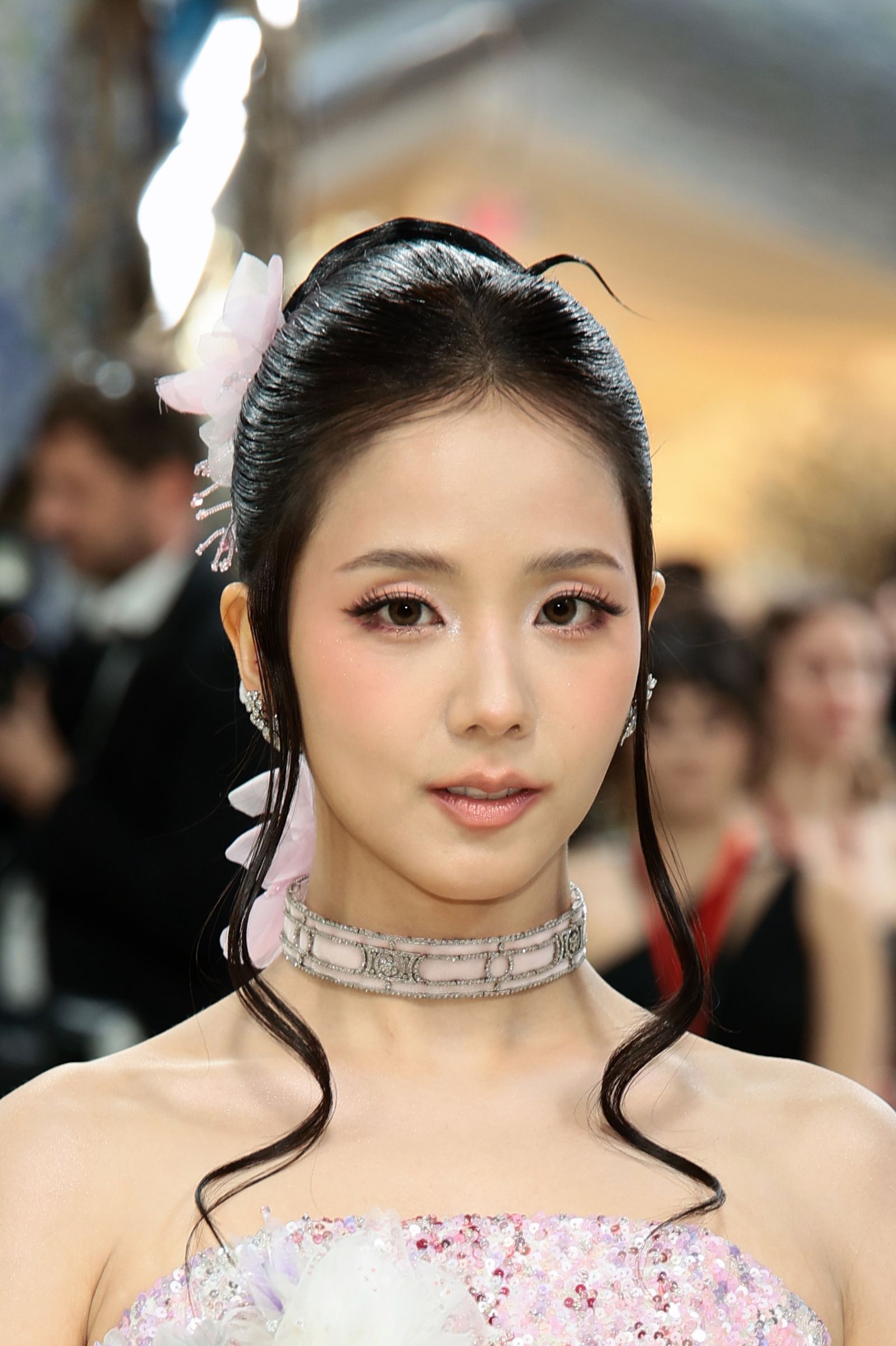 NEW YORK NEW YORK MAY 04 Jisoo attends the 2026 Met Gala celebrating Costume Art at the Metropolitan Museum of Art on...