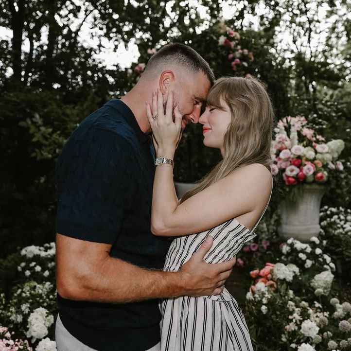 A Closer Look at Taylor Swift’s Engagement Ring